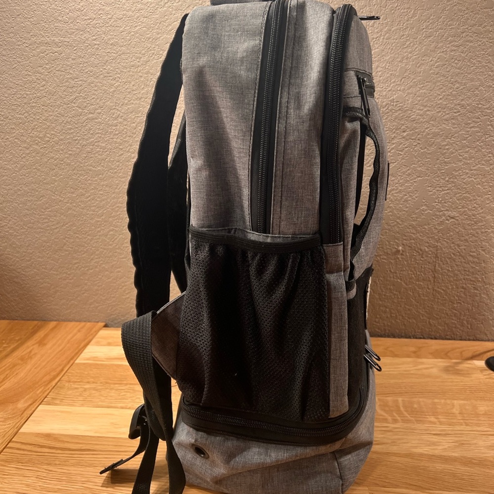 Gray 2POOD Backpack - Picture 3 of 7